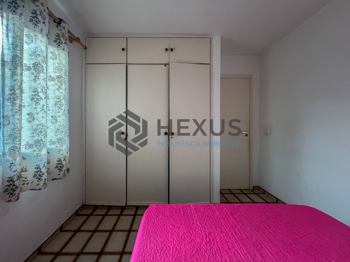 Foto 7 de Apartamento com custo baixo na beira mar da Praia das Pitangueiras, Guaruja