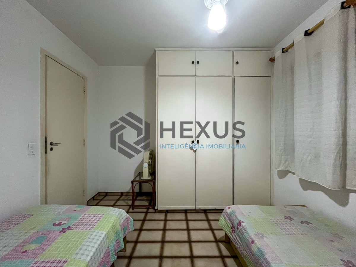 Foto 10 de Apartamento com custo baixo na beira mar da Praia das Pitangueiras, Guaruja