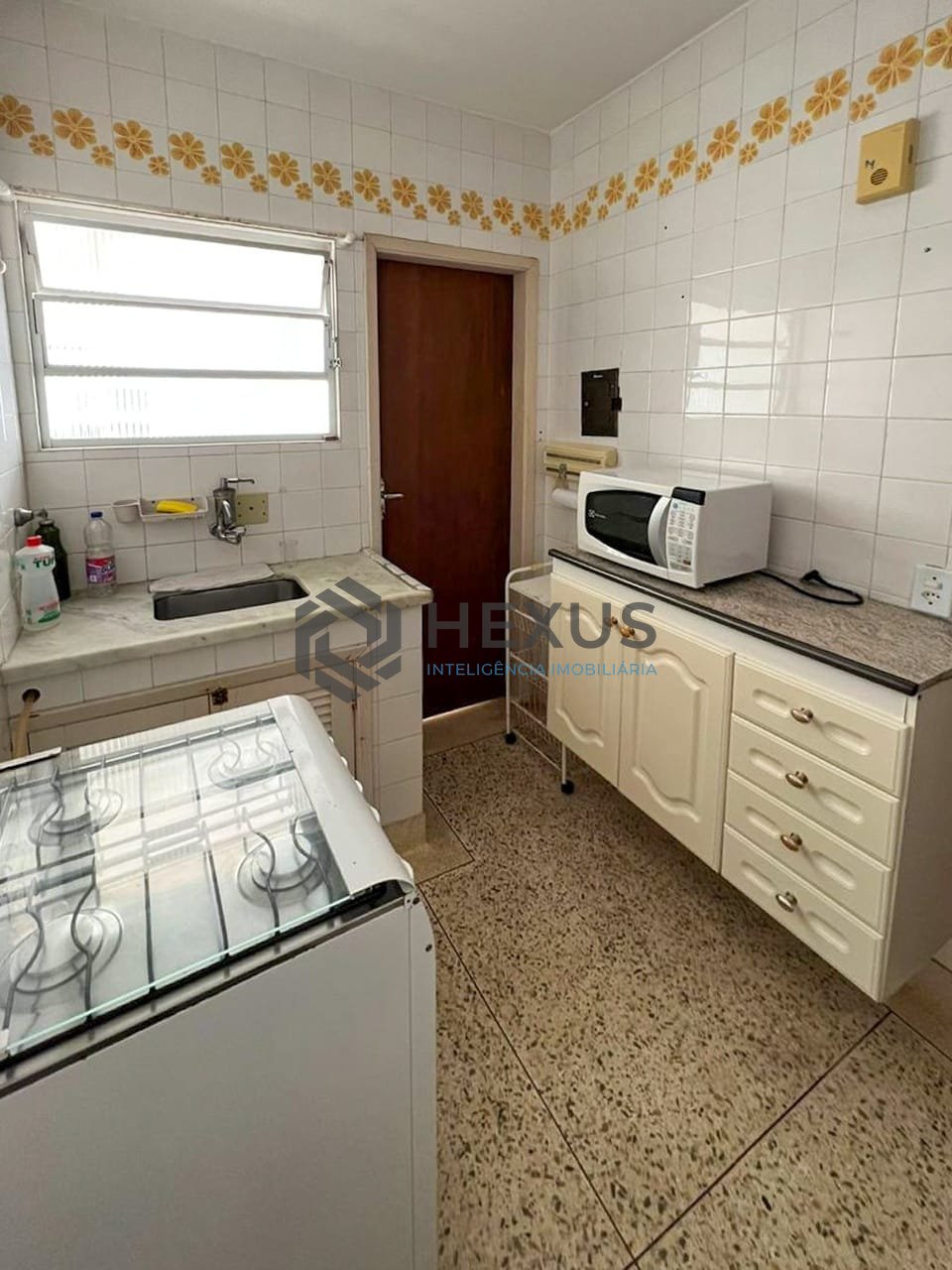Foto 9 de Apartamento mobiliado a uma quadra da Praia do Tombo, Guaruja