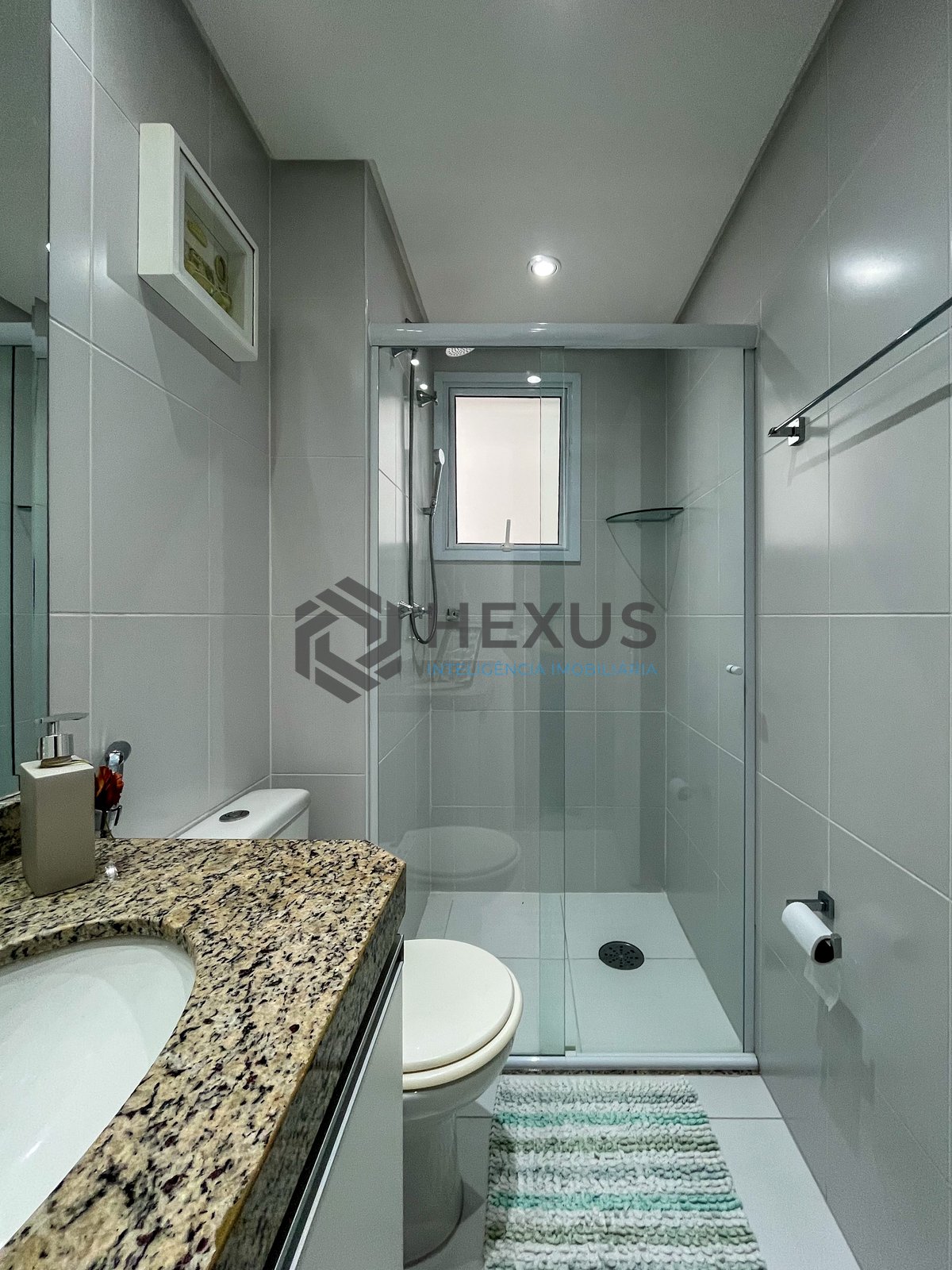 Foto 21 de Apartamento com varanda gourmet e lazer completo na Praia das Pitangueiras, Guaruja
