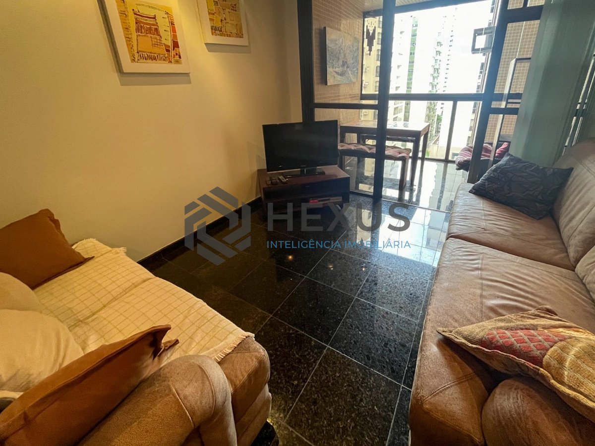 Foto 4 de Apartamento com duas varandas a duas quadras da Praia das Pitangueiras, Guaruja