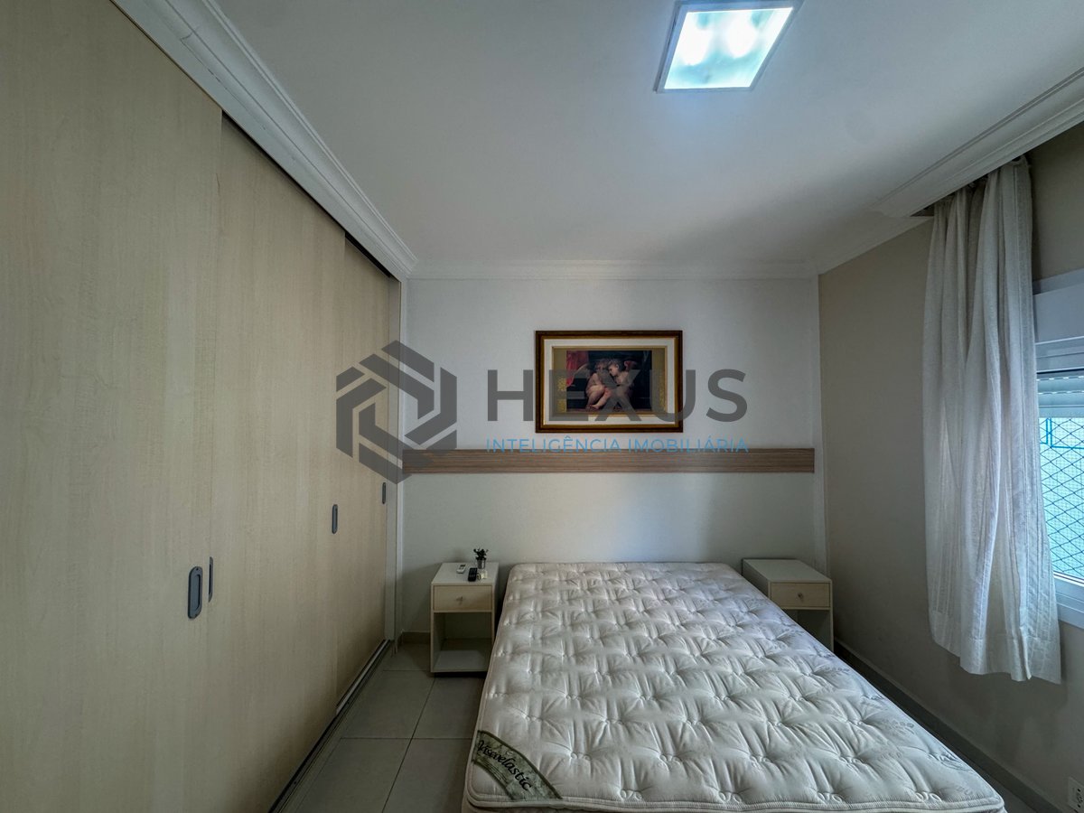 Foto 17 de Apartamento frente mar com varanda na Praia das Pitangueiras, Guaruja