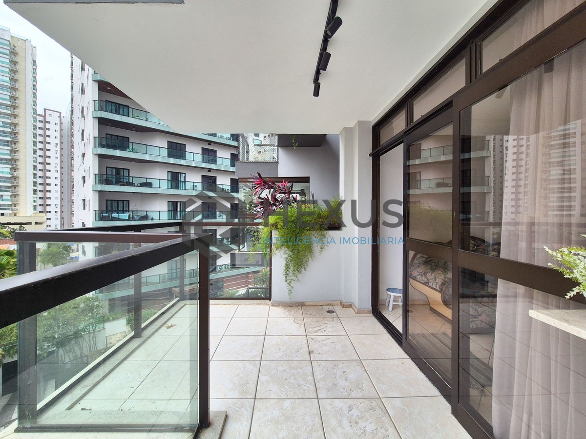 Foto 2 de Apartamento com varanda e lazer na Praia das Pitangueiras, Guaruja