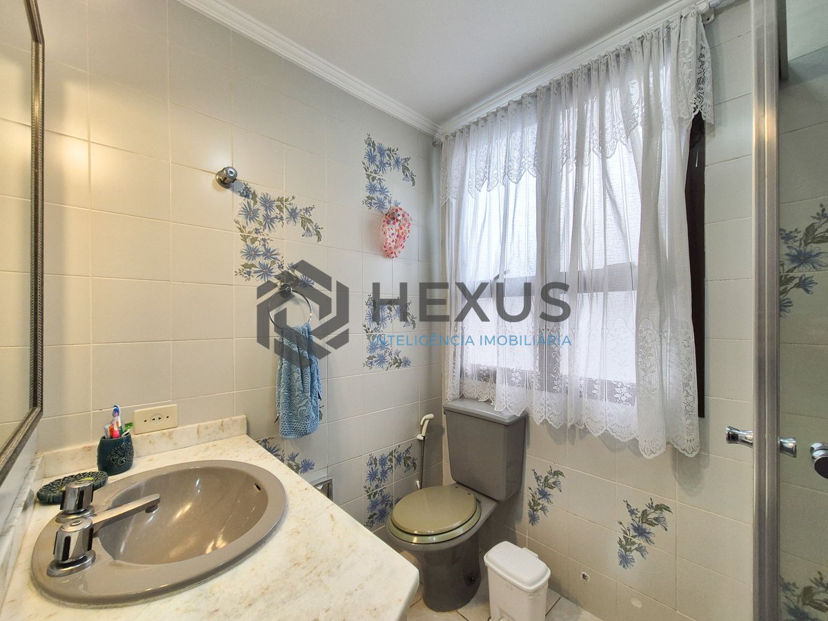 Foto 22 de Apartamento com varanda e lazer na Praia das Pitangueiras, Guaruja