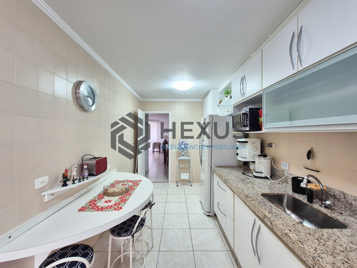 Foto 26 de Apartamento com varanda e lazer na Praia das Pitangueiras, Guaruja