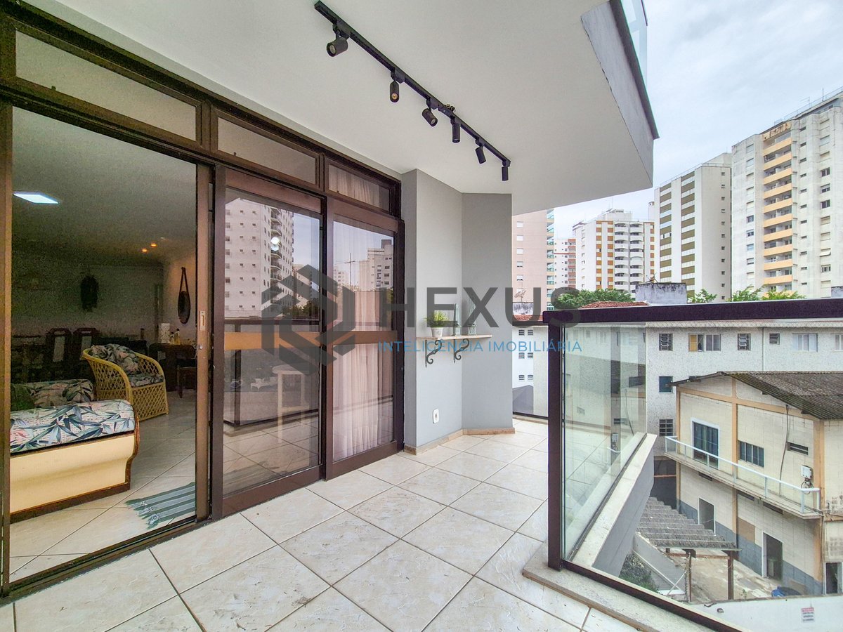 Foto 4 de Apartamento com varanda e lazer na Praia das Pitangueiras, Guaruja