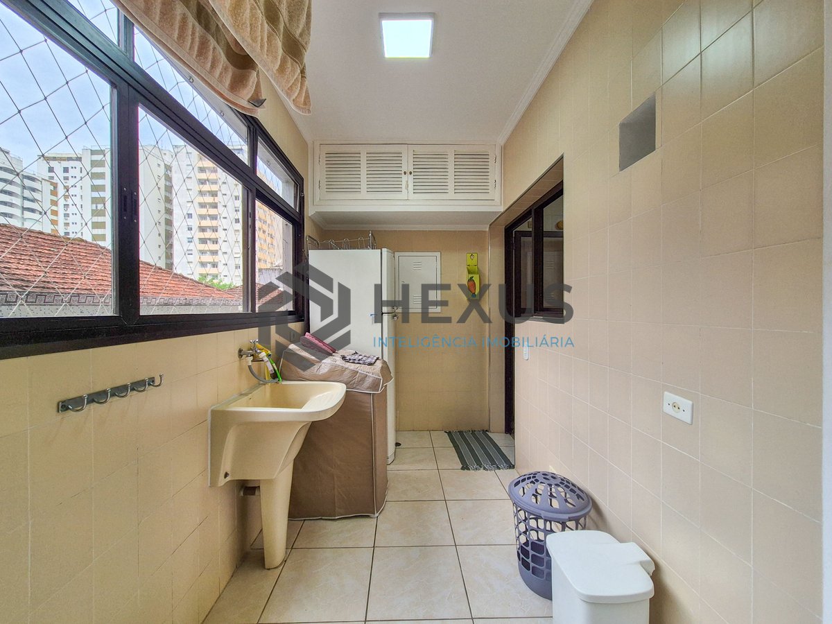 Foto 33 de Apartamento com varanda e lazer na Praia das Pitangueiras, Guaruja