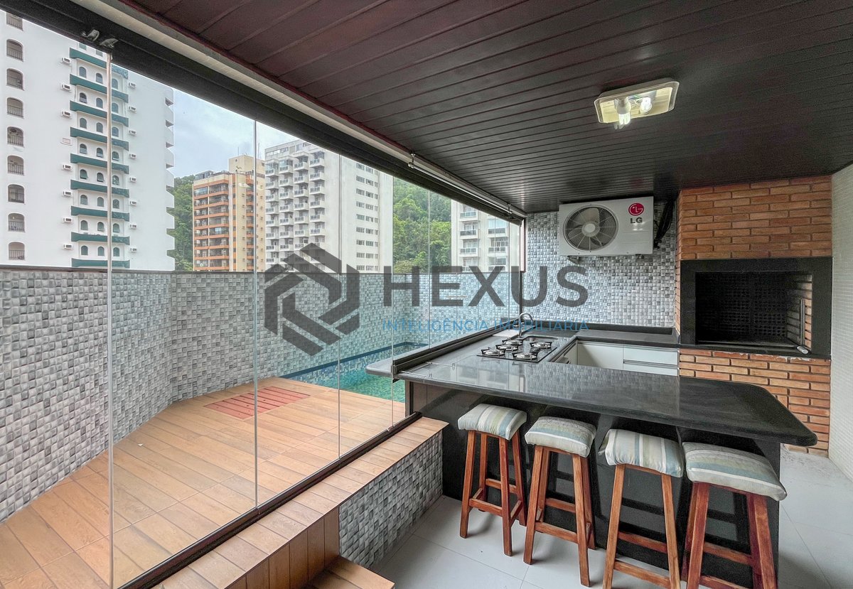 Foto 11 de Apartamento com piscina e churrasqueira na varanda na Praia das Pitangueiras, Guaruja
