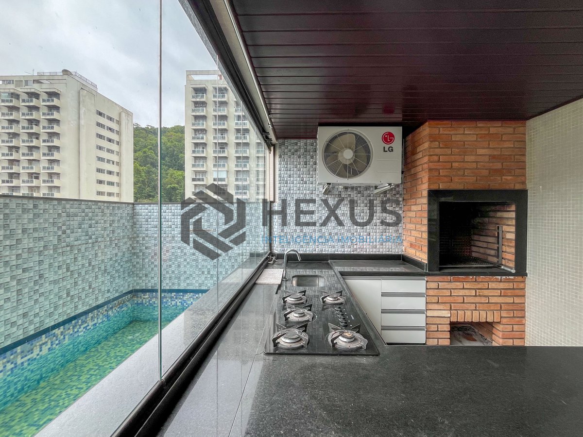Foto 13 de Apartamento com piscina e churrasqueira na varanda na Praia das Pitangueiras, Guaruja