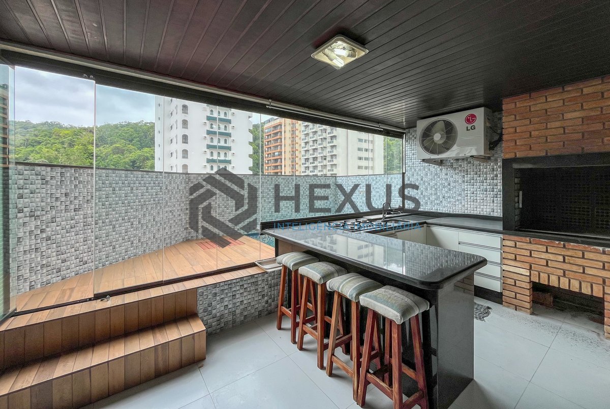 Foto 14 de Apartamento com piscina e churrasqueira na varanda na Praia das Pitangueiras, Guaruja