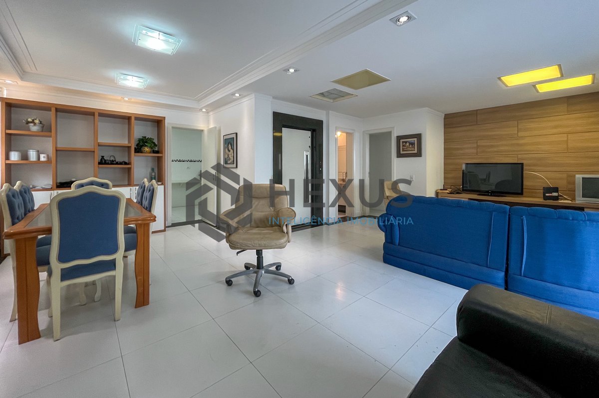 Foto 3 de Apartamento com piscina e churrasqueira na varanda na Praia das Pitangueiras, Guaruja