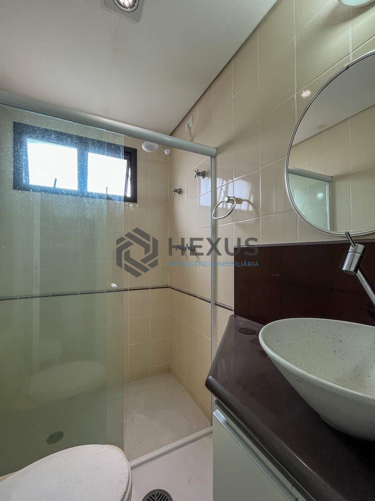 Foto 28 de Apartamento com piscina e churrasqueira na varanda na Praia das Pitangueiras, Guaruja