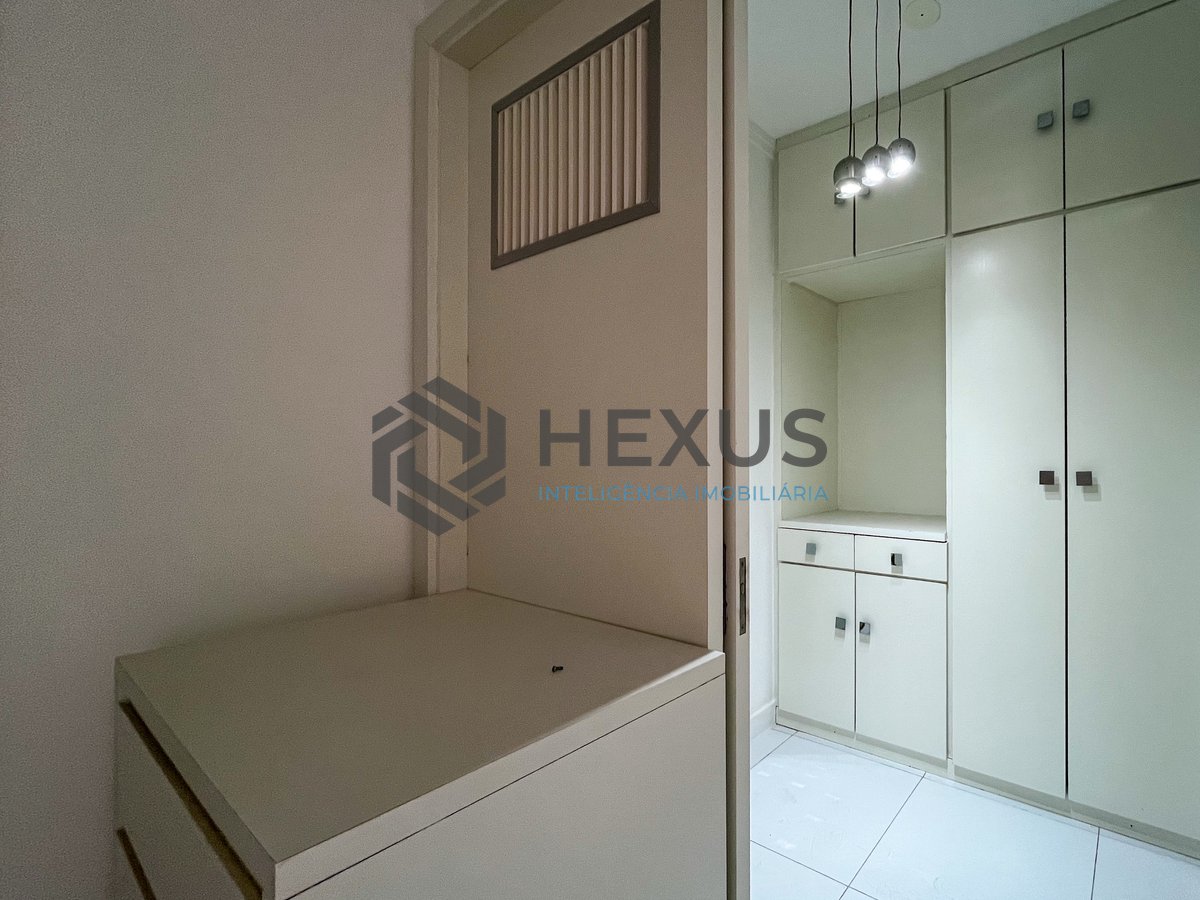 Foto 34 de Apartamento com piscina e churrasqueira na varanda na Praia das Pitangueiras, Guaruja