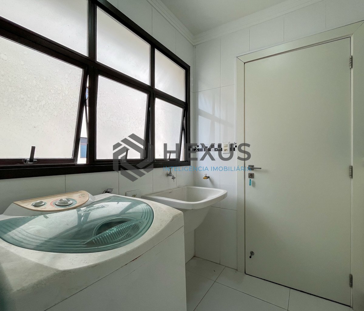 Foto 46 de Apartamento com piscina e churrasqueira na varanda na Praia das Pitangueiras, Guaruja
