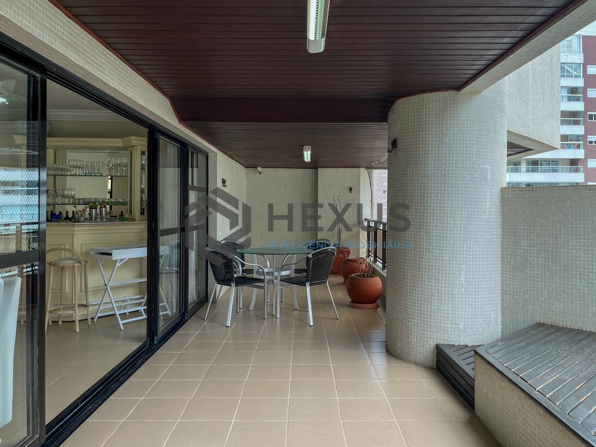 Foto 2 de Apartamento com piscina e churrasqueira na varanda na Praia das Pitangueiras, Guaruja