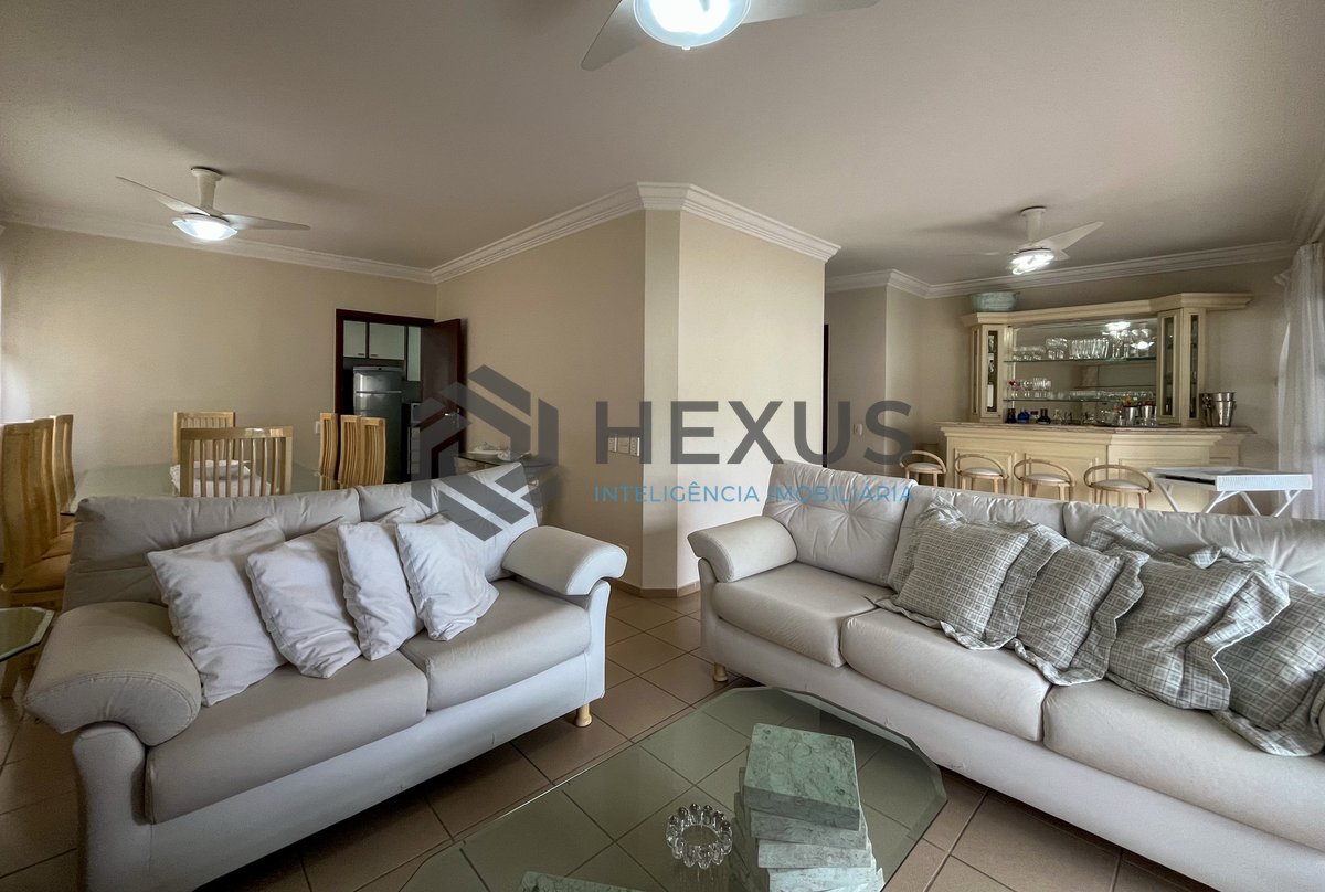 Foto 4 de Apartamento com piscina e churrasqueira na varanda na Praia das Pitangueiras, Guaruja