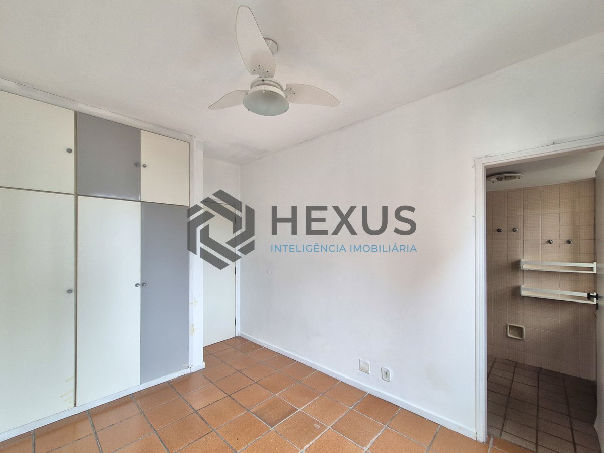 Foto 18 de Apartamento com varanda e lazer na Praia das Pitangueiras, Guaruja