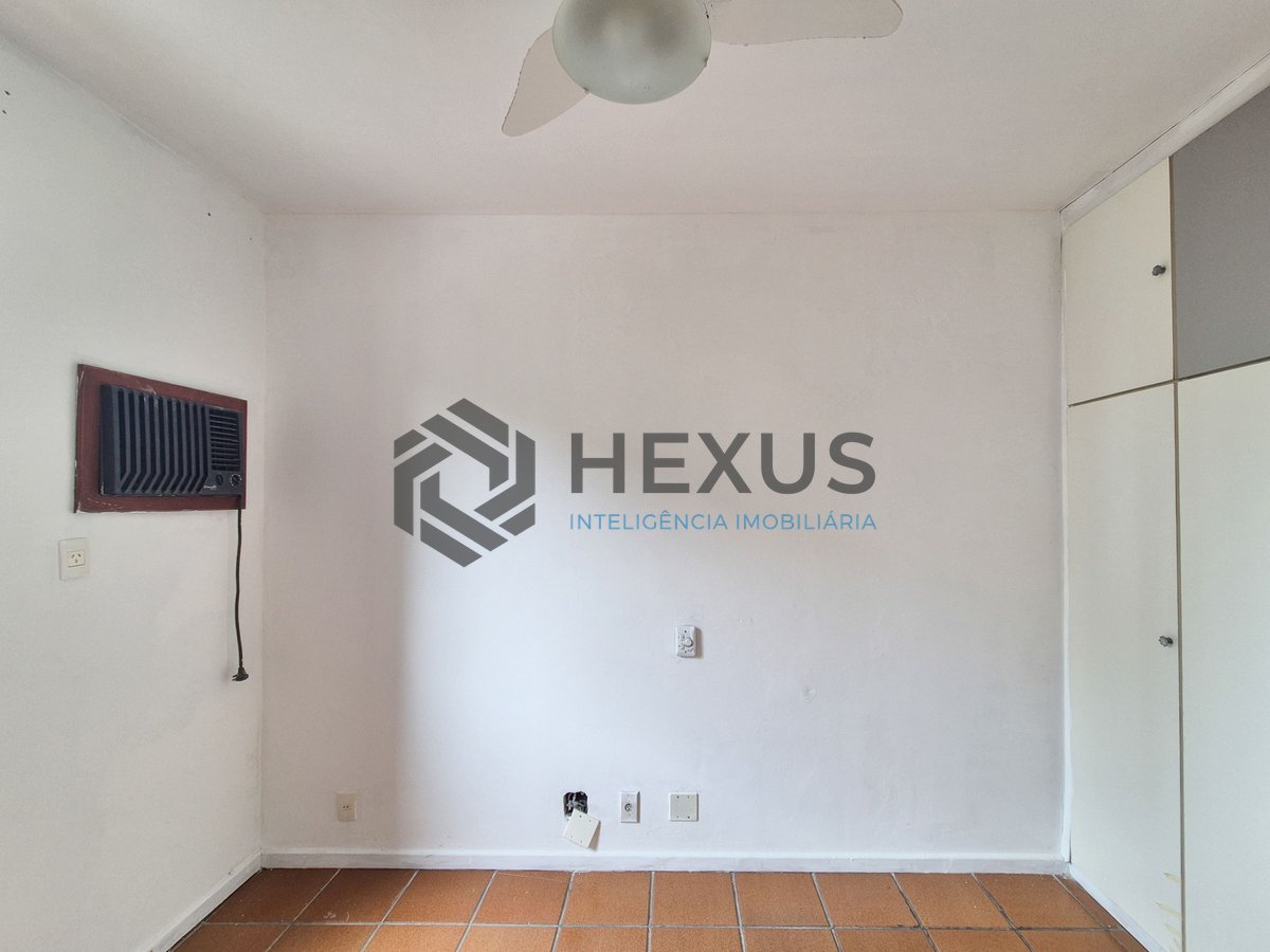 Foto 20 de Apartamento com varanda e lazer na Praia das Pitangueiras, Guaruja