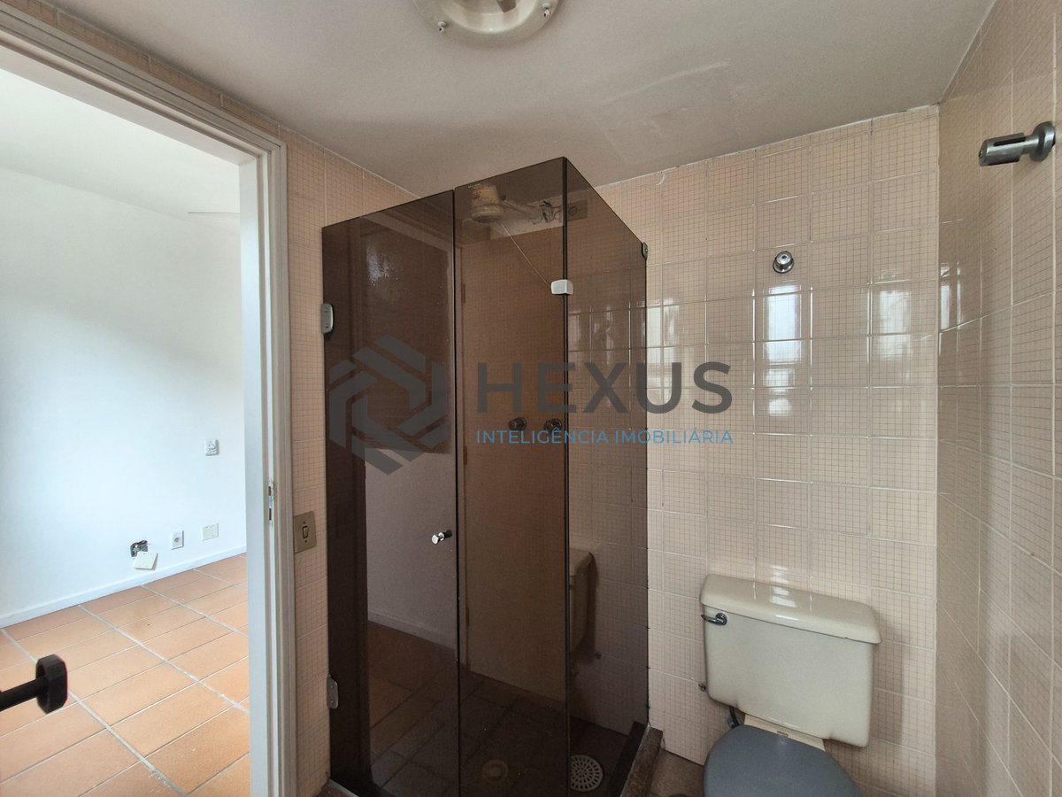 Foto 21 de Apartamento com varanda e lazer na Praia das Pitangueiras, Guaruja