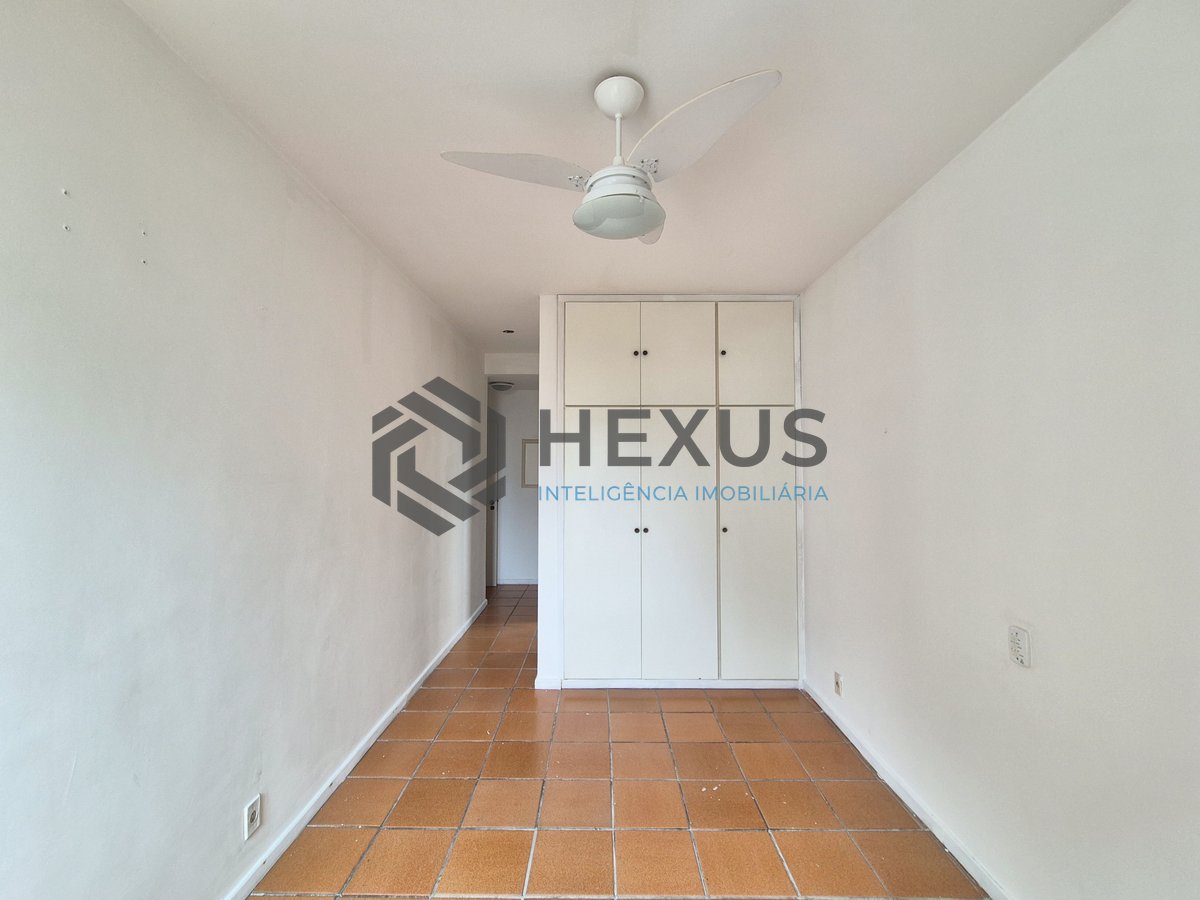 Foto 26 de Apartamento com varanda e lazer na Praia das Pitangueiras, Guaruja