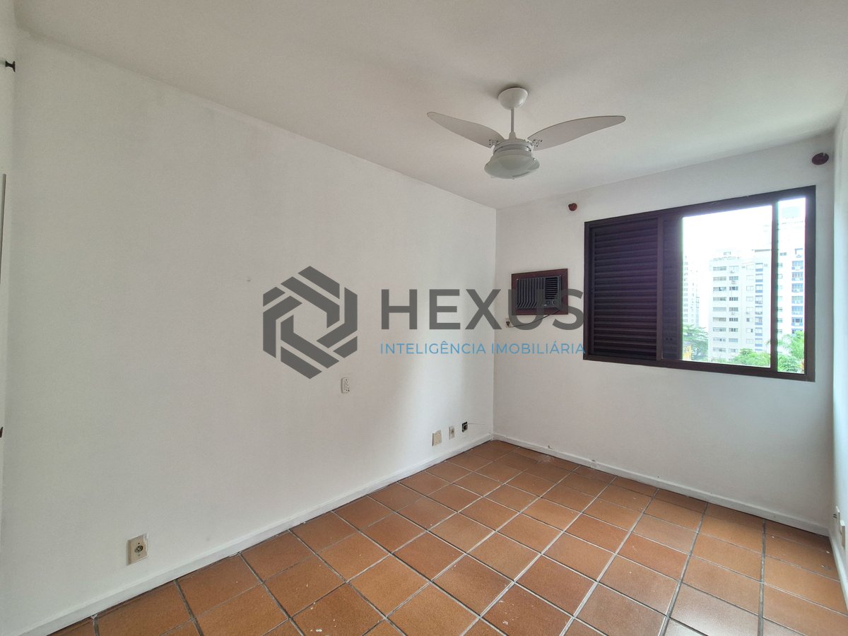 Foto 29 de Apartamento com varanda e lazer na Praia das Pitangueiras, Guaruja