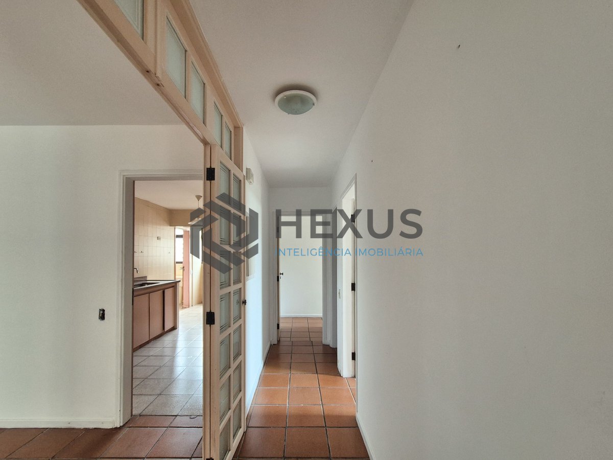 Foto 10 de Apartamento com varanda e lazer na Praia das Pitangueiras, Guaruja