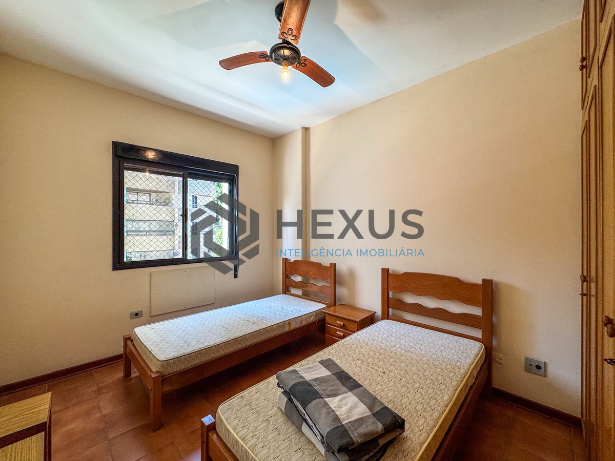 Foto 11 de Apartamento com varanda na beira mar da Praia das Pitangueiras, Guaruja