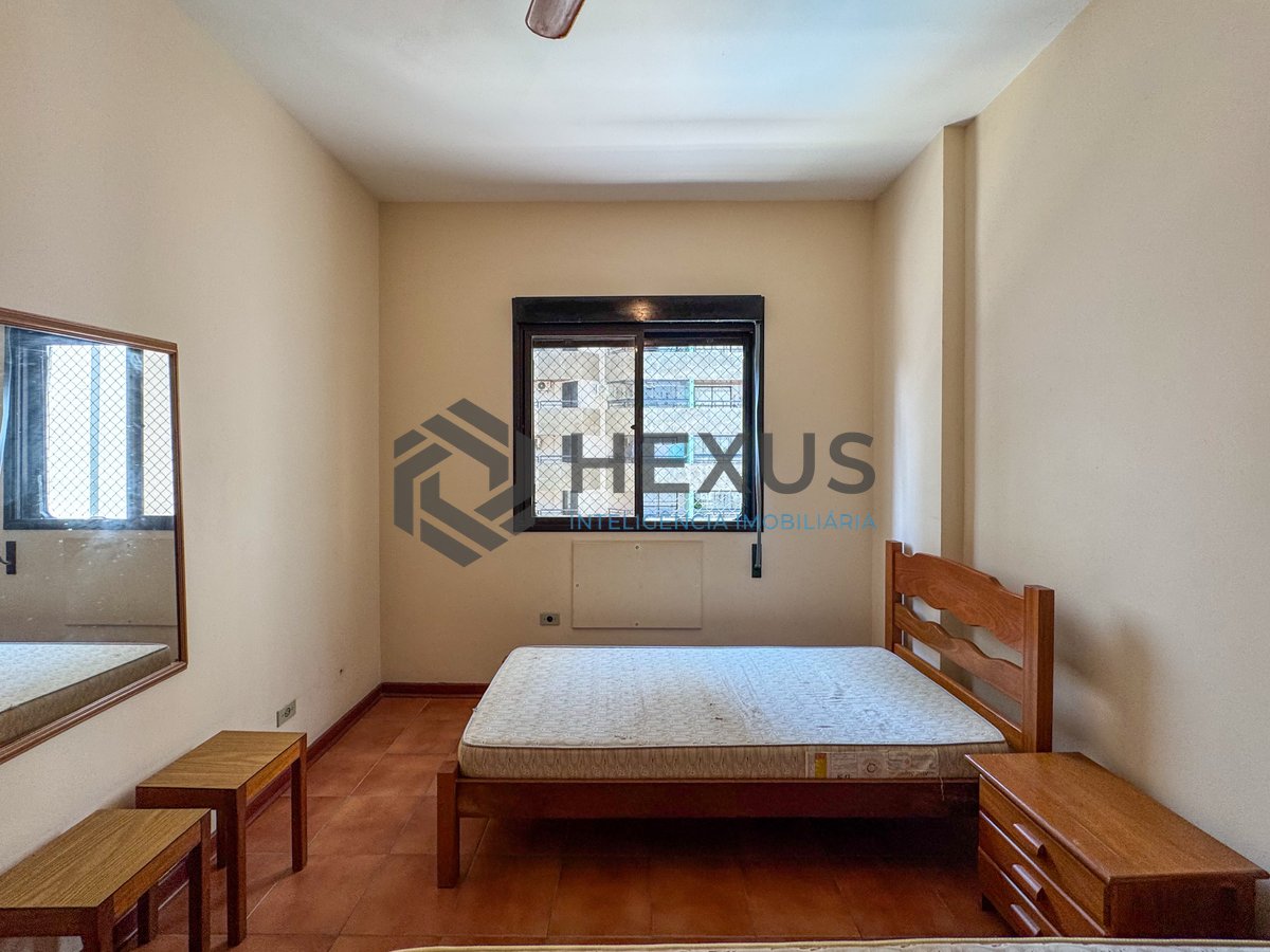 Foto 12 de Apartamento com varanda na beira mar da Praia das Pitangueiras, Guaruja