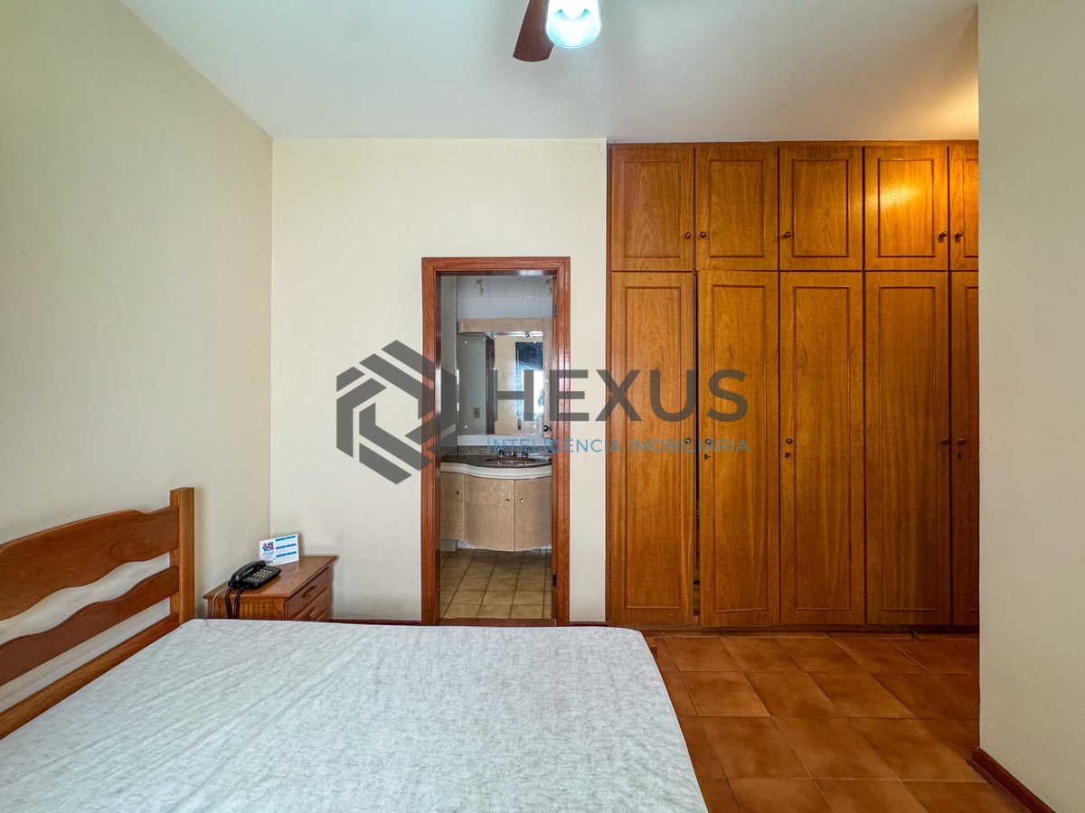 Foto 15 de Apartamento com varanda na beira mar da Praia das Pitangueiras, Guaruja