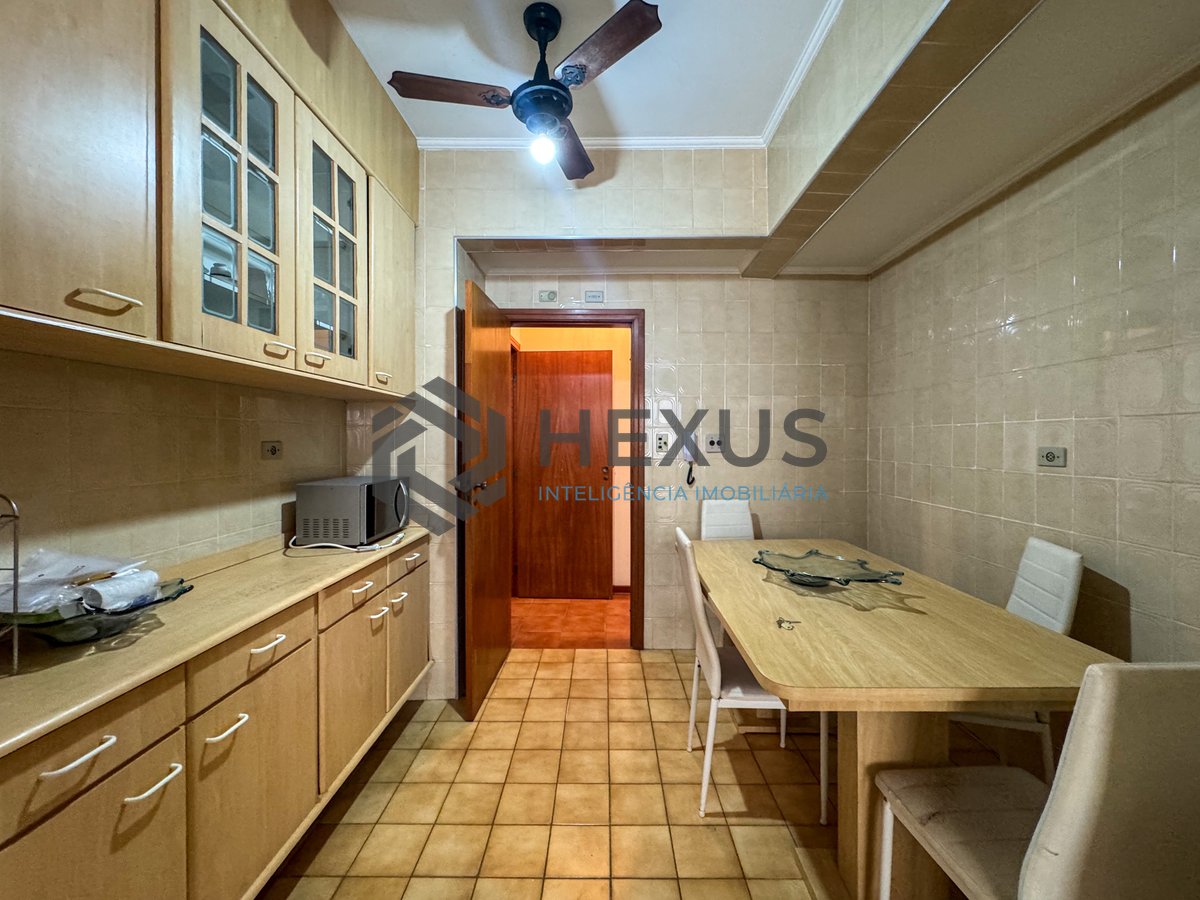 Foto 20 de Apartamento com varanda na beira mar da Praia das Pitangueiras, Guaruja