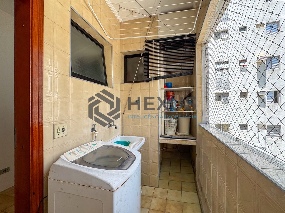 Foto 24 de Apartamento com varanda na beira mar da Praia das Pitangueiras, Guaruja