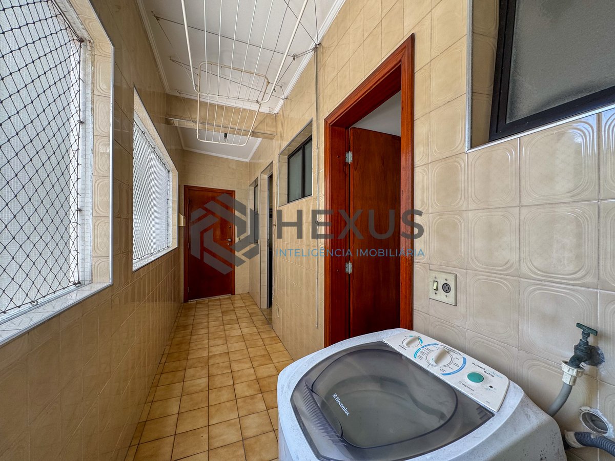Foto 25 de Apartamento com varanda na beira mar da Praia das Pitangueiras, Guaruja