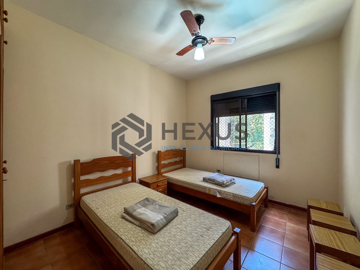 Foto 8 de Apartamento com varanda na beira mar da Praia das Pitangueiras, Guaruja