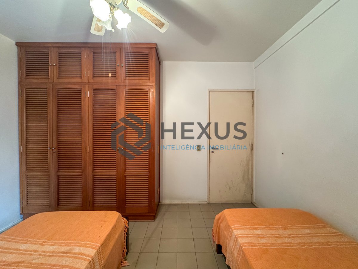 Foto 22 de Apartamento com varanda e lazer a duas quadras da Praia das Pitangueiras, Guaruja