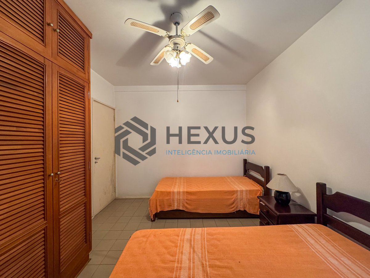 Foto 23 de Apartamento com varanda e lazer a duas quadras da Praia das Pitangueiras, Guaruja
