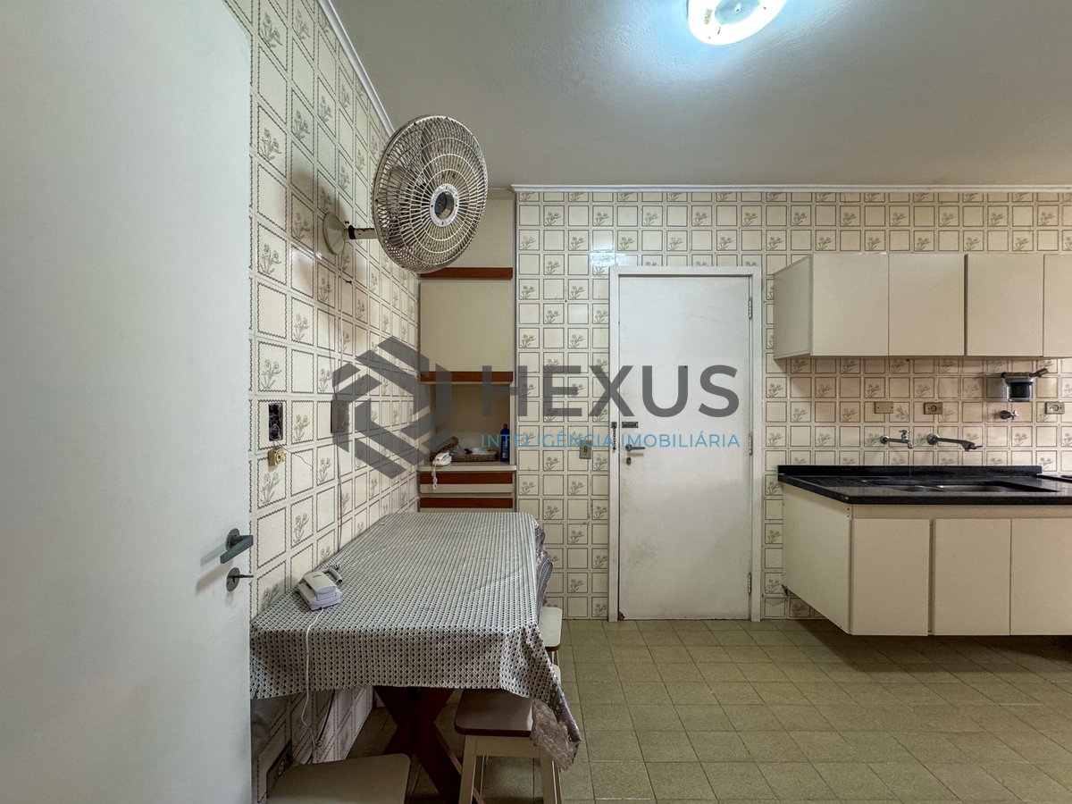 Foto 25 de Apartamento com varanda e lazer a duas quadras da Praia das Pitangueiras, Guaruja