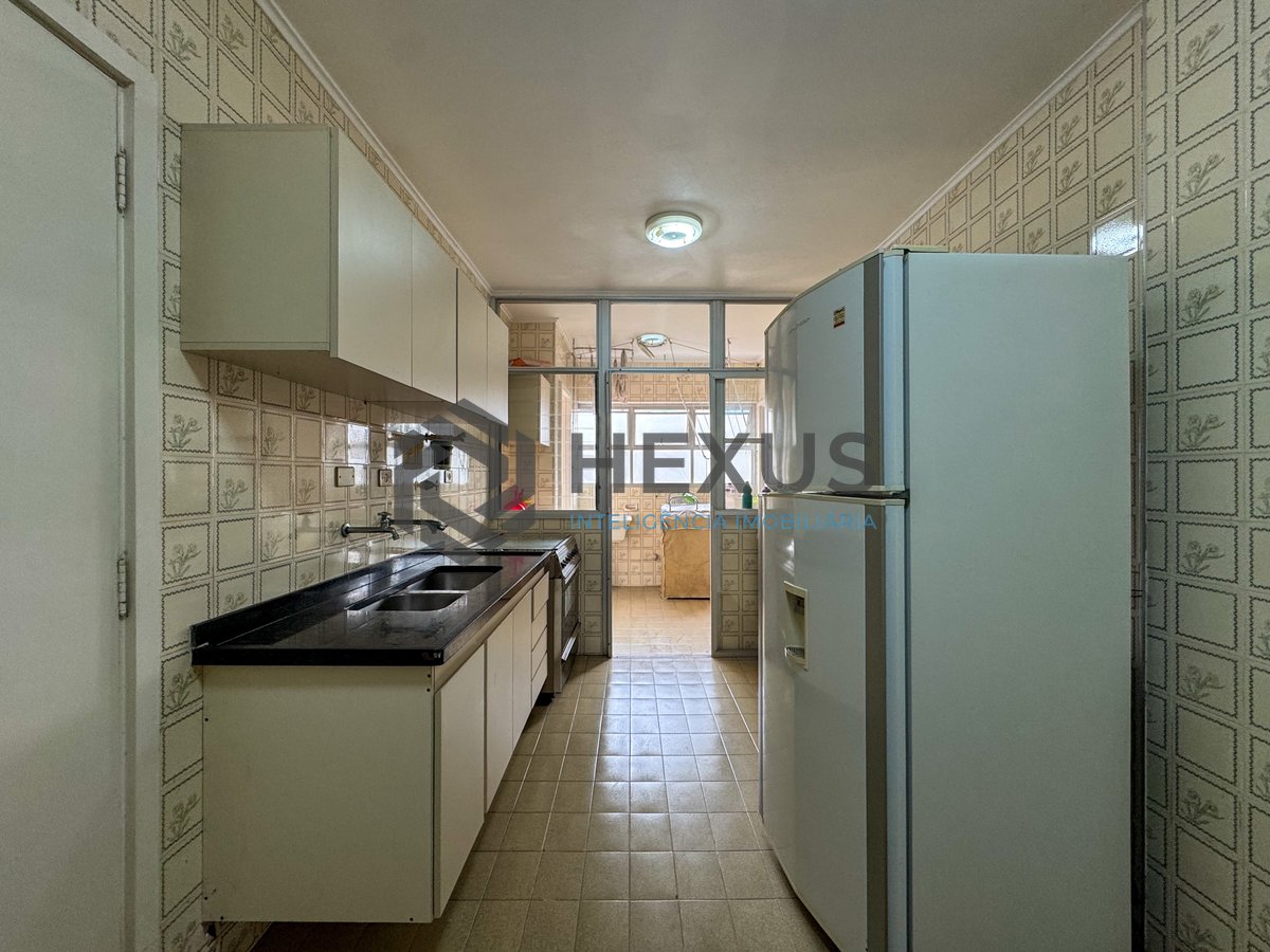 Foto 26 de Apartamento com varanda e lazer a duas quadras da Praia das Pitangueiras, Guaruja