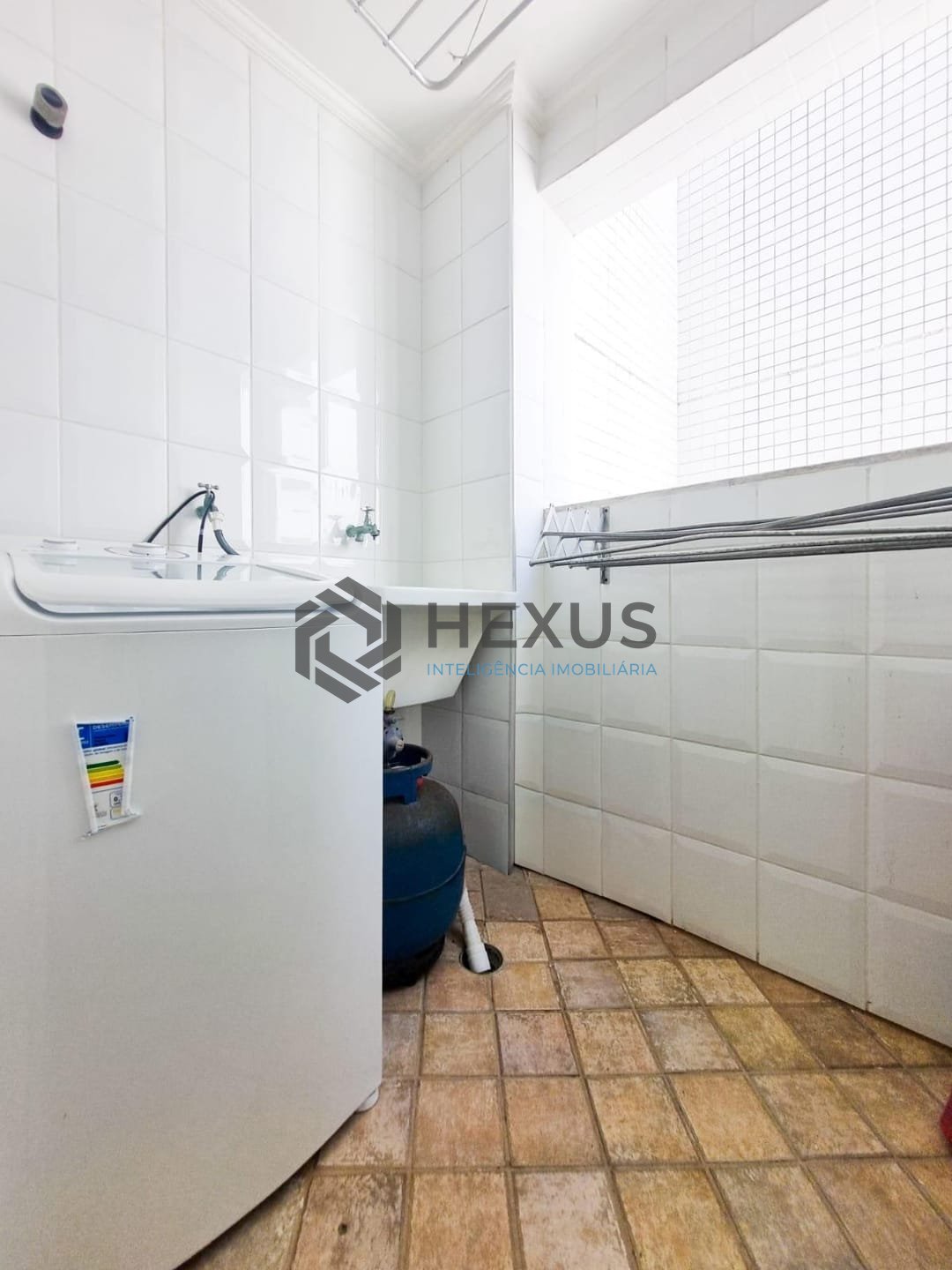 Foto 16 de Apartamento com custo baixo a duas quadras da Praia das Pitangueiras, Guaruja