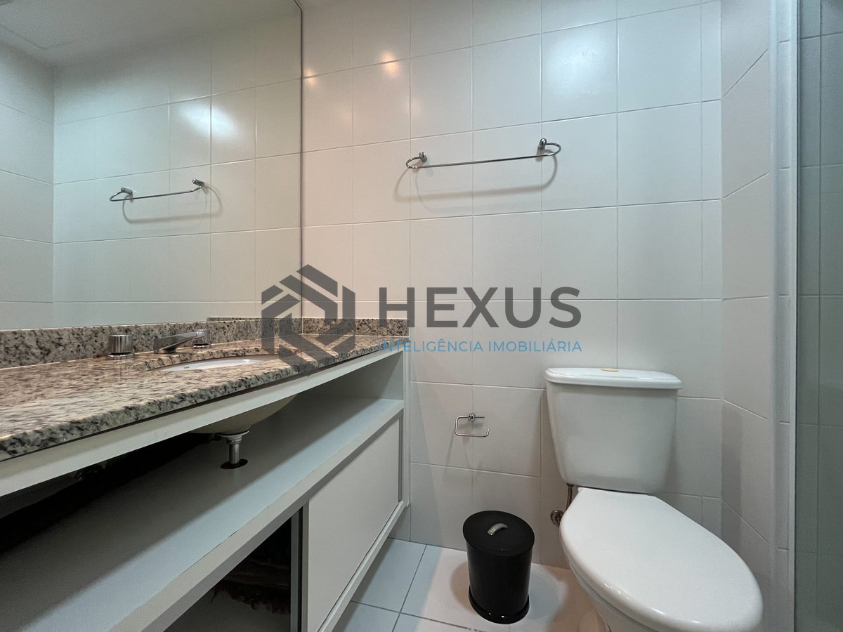 Foto 17 de Apartamento com varanda gourmet e lazer na Praia das Pitangueiras, Guaruja