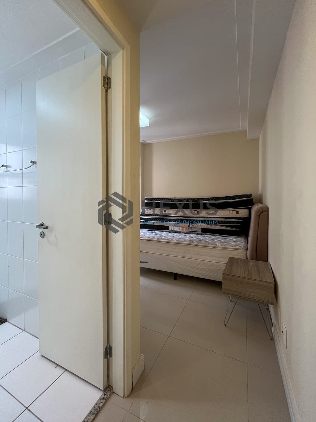 Foto 18 de Apartamento com varanda gourmet e lazer na Praia das Pitangueiras, Guaruja