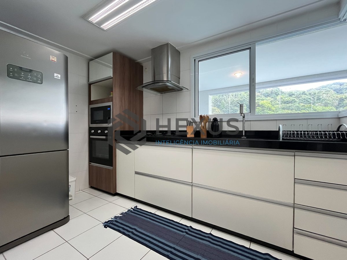 Foto 22 de Apartamento com varanda gourmet e lazer na Praia das Pitangueiras, Guaruja