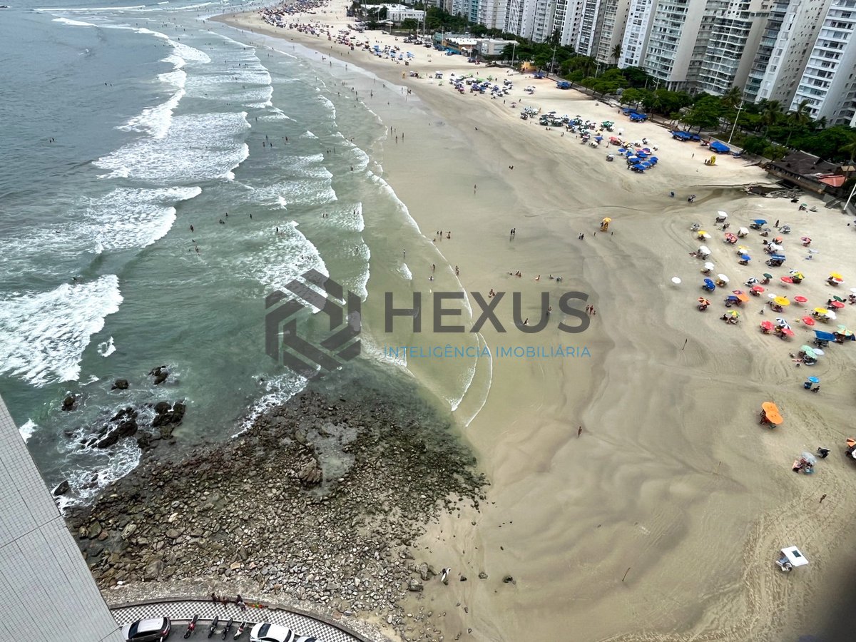 Foto 14 de Apartamento frente mar com varanda na Praia das Pitangueiras, Guaruja