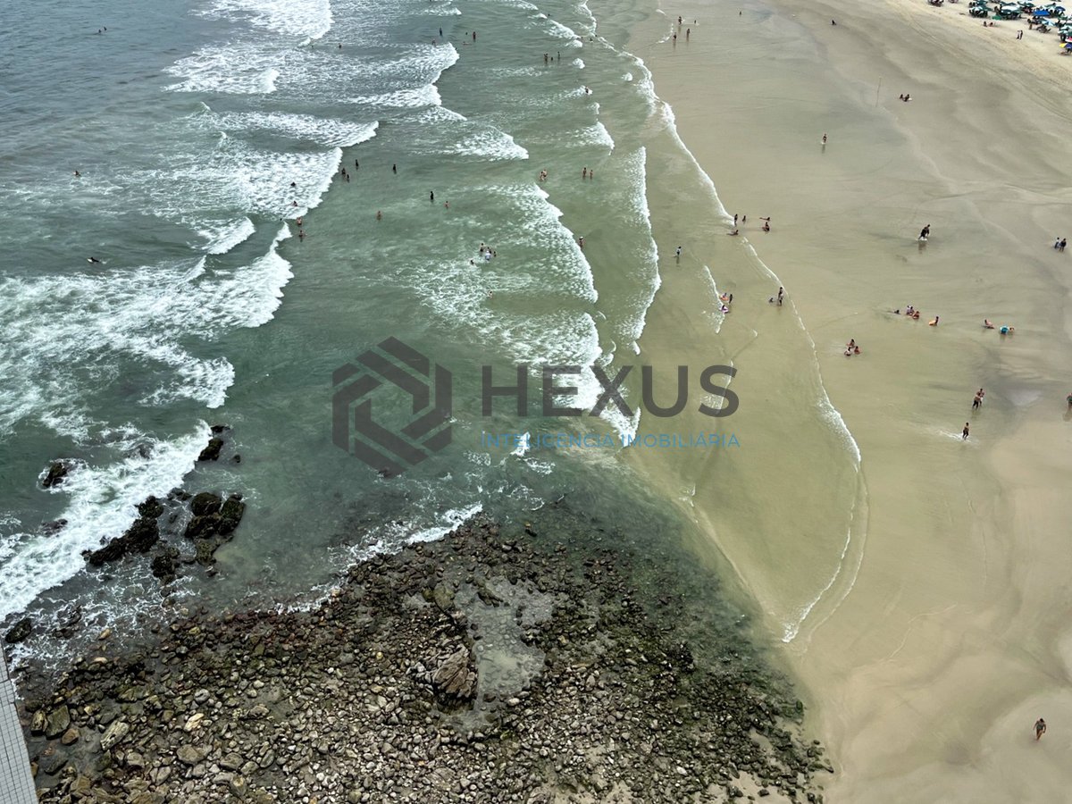 Foto 15 de Apartamento frente mar com varanda na Praia das Pitangueiras, Guaruja