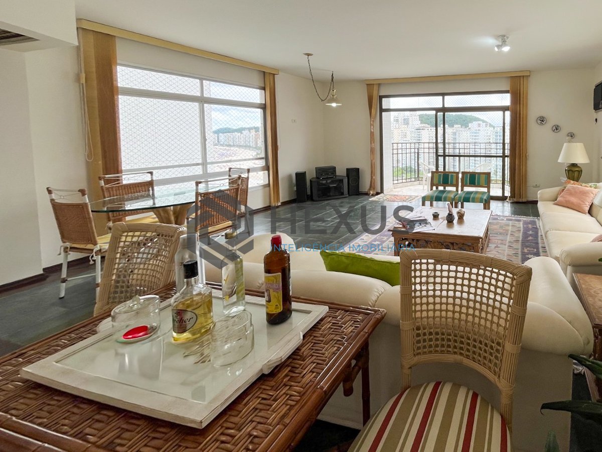 Foto 4 de Apartamento frente mar com varanda na Praia das Pitangueiras, Guaruja