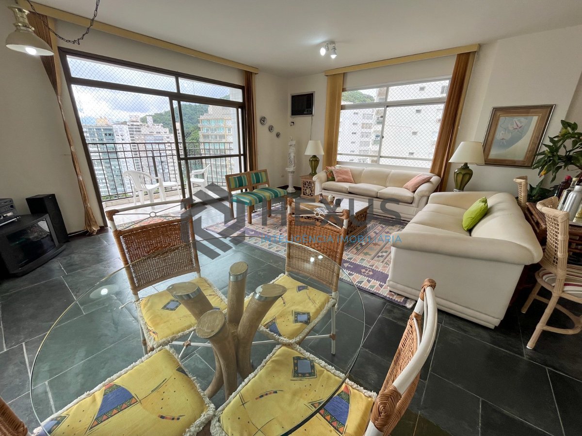 Foto 5 de Apartamento frente mar com varanda na Praia das Pitangueiras, Guaruja