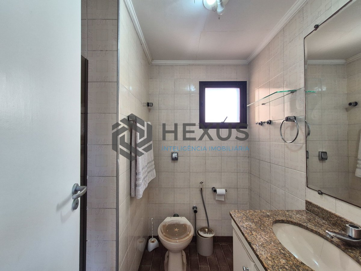 Foto 18 de Apartamento com varanda e lazer na Praia das Pitangueiras, Guaruja