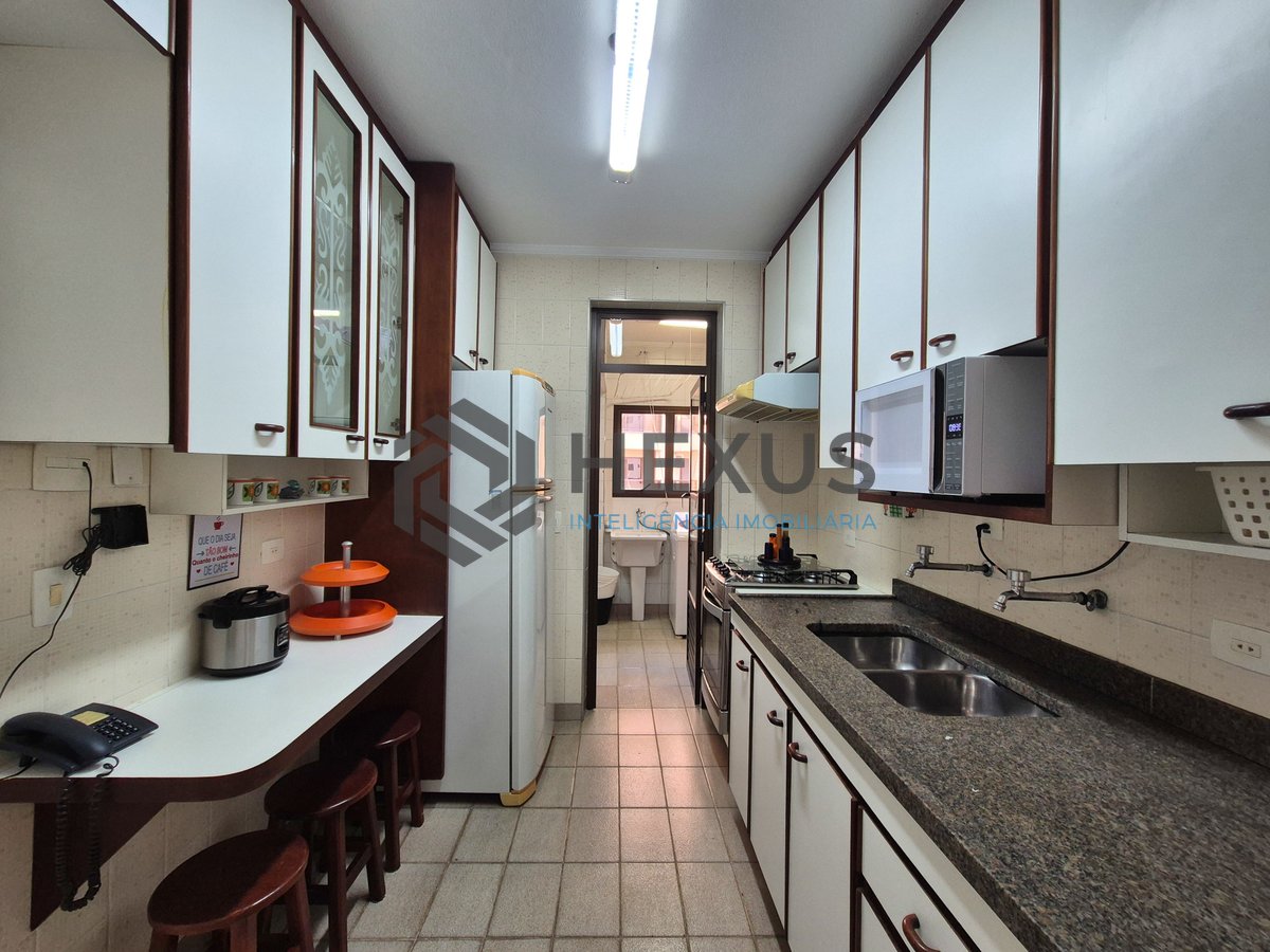 Foto 26 de Apartamento com varanda e lazer na Praia das Pitangueiras, Guaruja