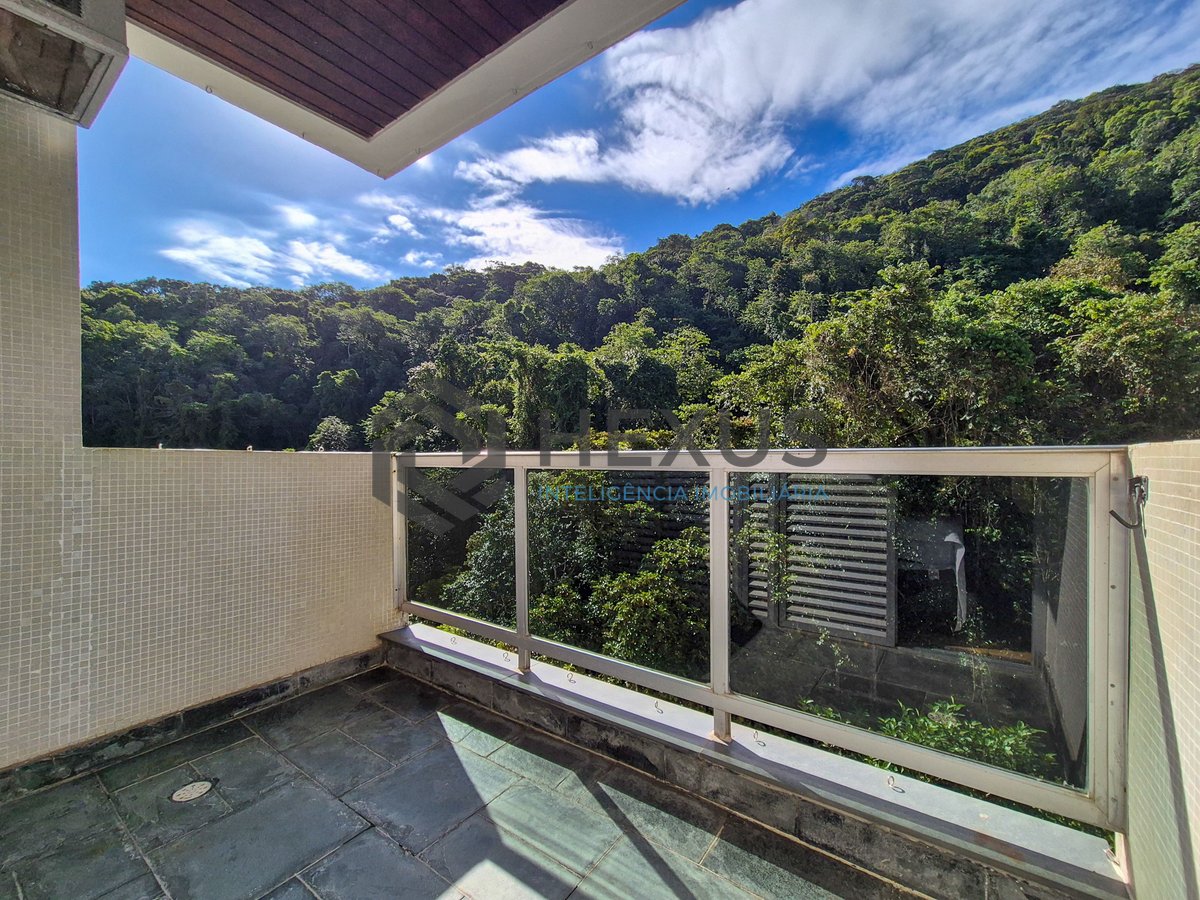Foto 17 de Apartamento com varanda e lazer na Praia das Pitangueiras, Guaruja