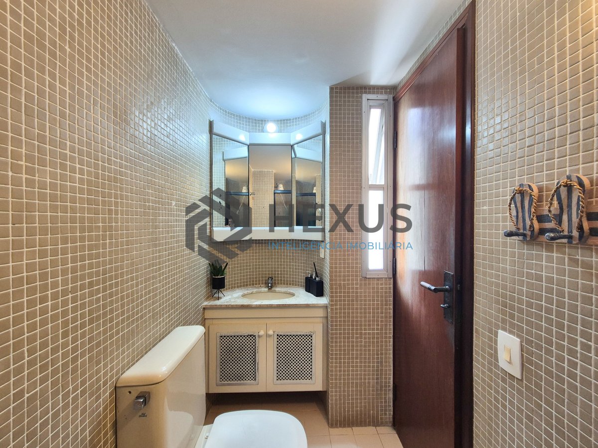 Foto 25 de Apartamento com varanda e lazer na Praia das Pitangueiras, Guaruja