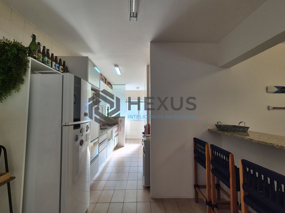 Foto 34 de Apartamento com varanda e lazer na Praia das Pitangueiras, Guaruja